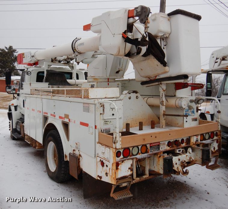 image for item DK4288 2006 International 4400  bucket truck