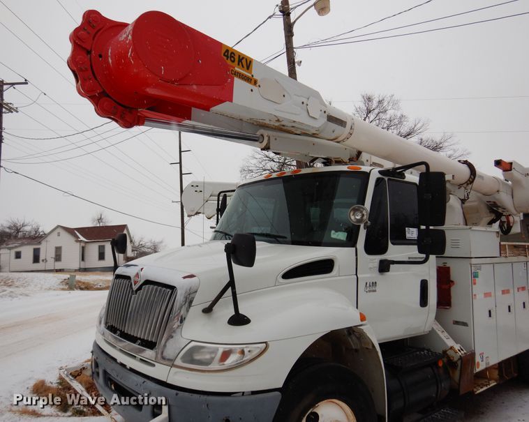 image for item DK4288 2006 International 4400  bucket truck