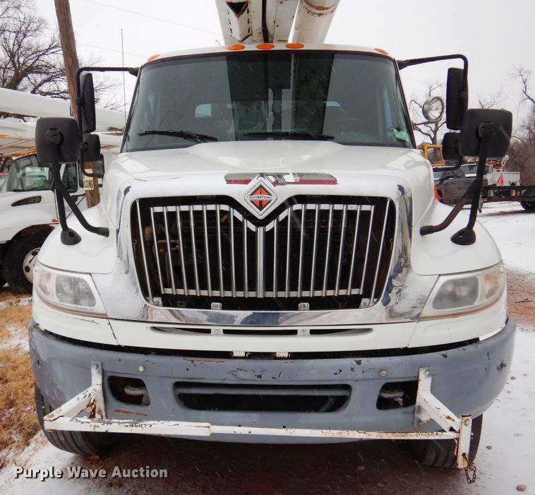 image for item DK4288 2006 International 4400  bucket truck