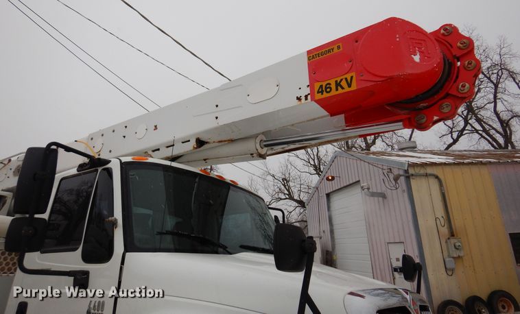image for item DK4288 2006 International 4400  bucket truck