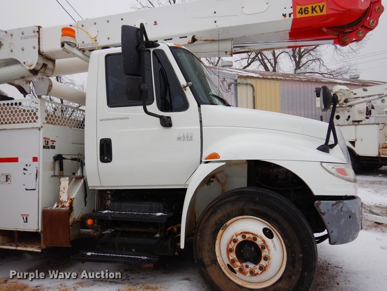 image for item DK4288 2006 International 4400  bucket truck
