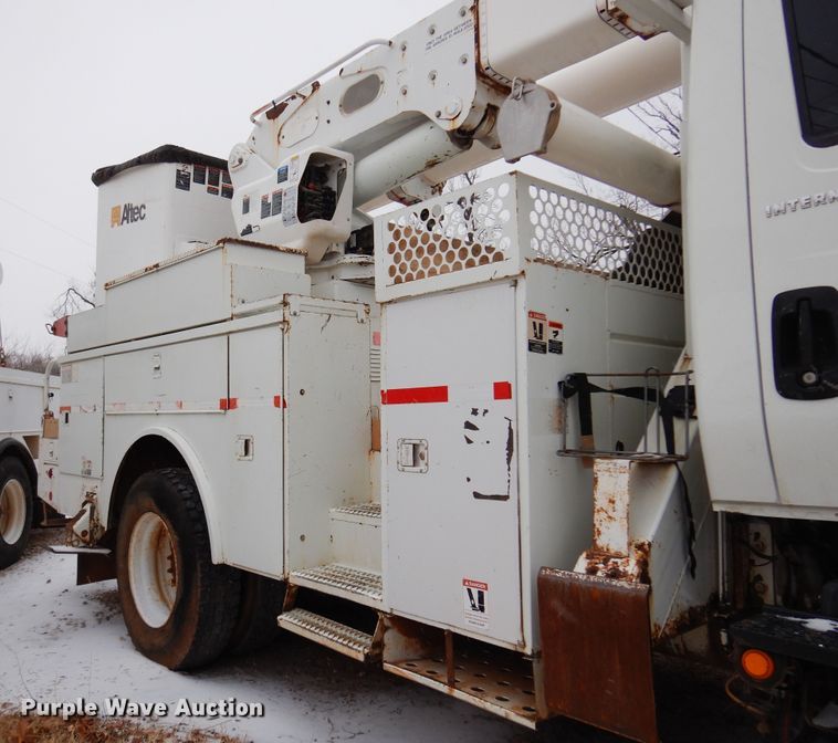 image for item DK4288 2006 International 4400  bucket truck