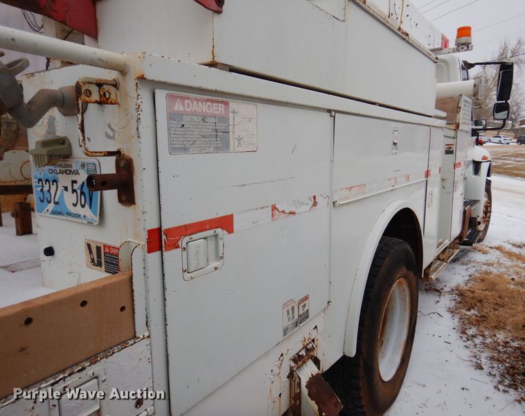 image for item DK4288 2006 International 4400  bucket truck