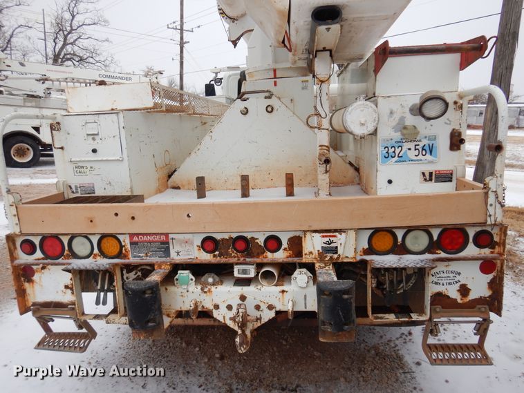 image for item DK4288 2006 International 4400  bucket truck