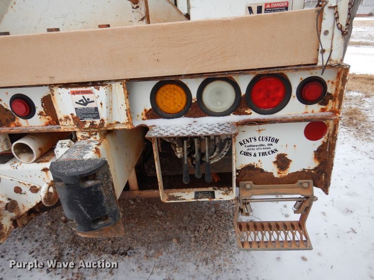 image for item DK4288 2006 International 4400  bucket truck