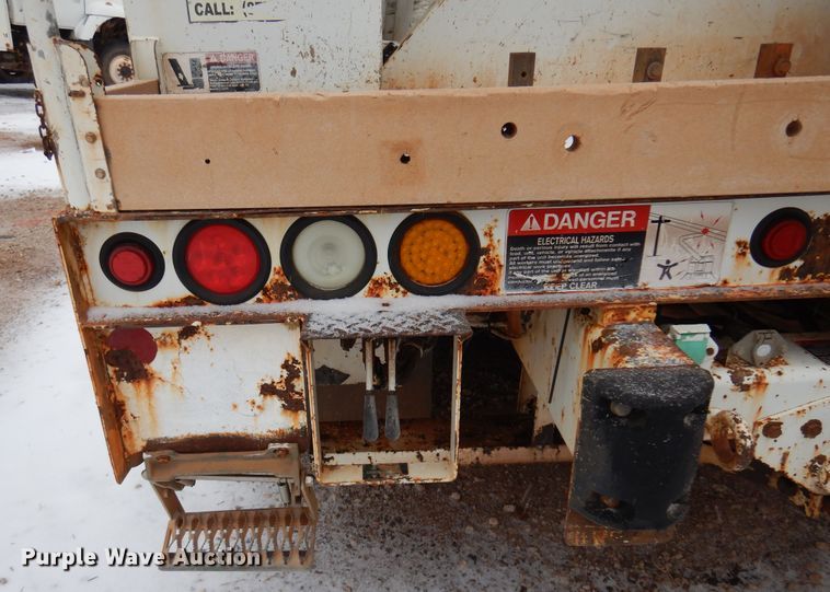 image for item DK4288 2006 International 4400  bucket truck