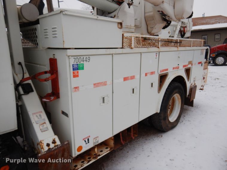 image for item DK4288 2006 International 4400  bucket truck