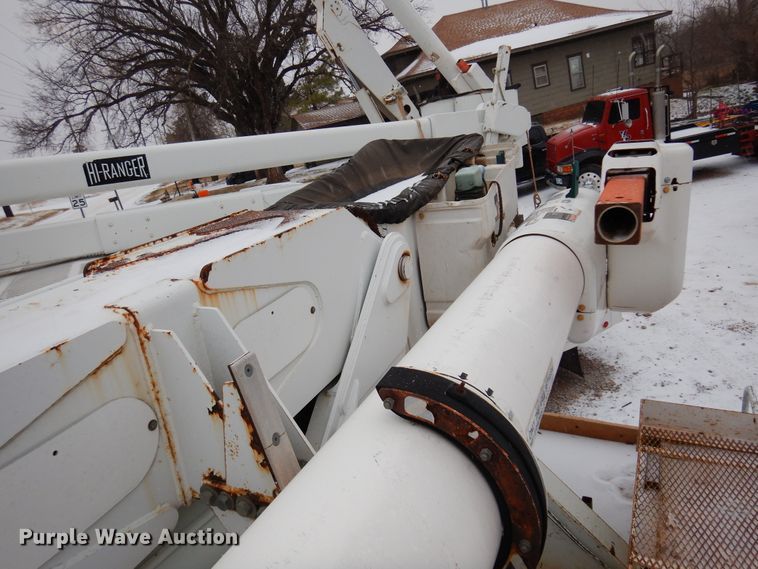 image for item DK4288 2006 International 4400  bucket truck