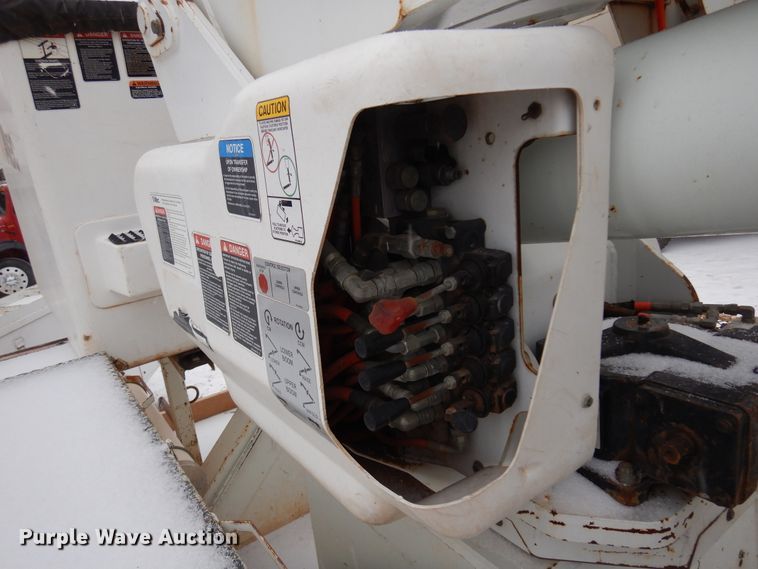 image for item DK4288 2006 International 4400  bucket truck