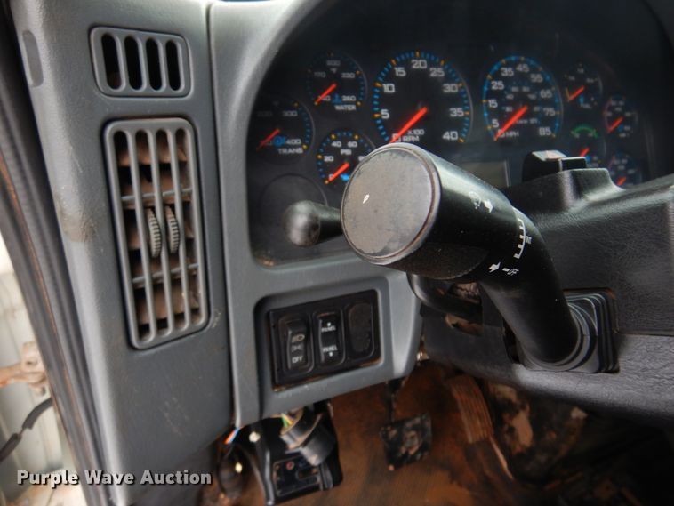 image for item DK4288 2006 International 4400  bucket truck