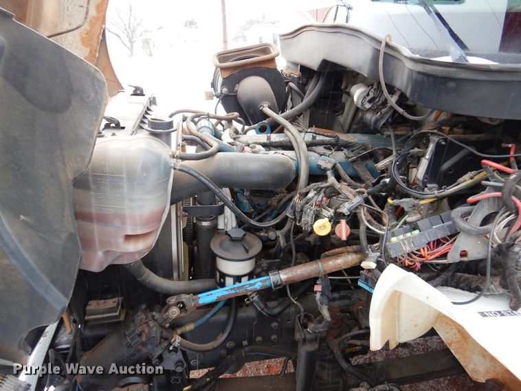 image for item DK4288 2006 International 4400  bucket truck