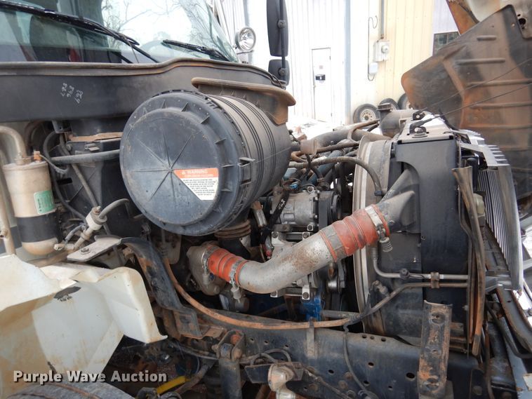 image for item DK4288 2006 International 4400  bucket truck