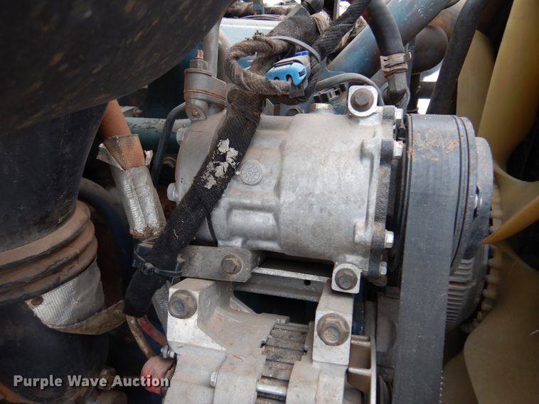 image for item DK4288 2006 International 4400  bucket truck