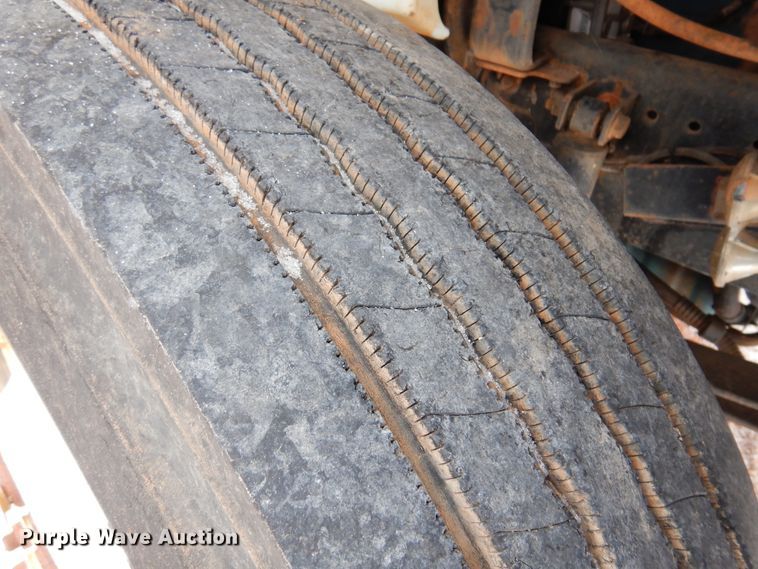 image for item DK4288 2006 International 4400  bucket truck