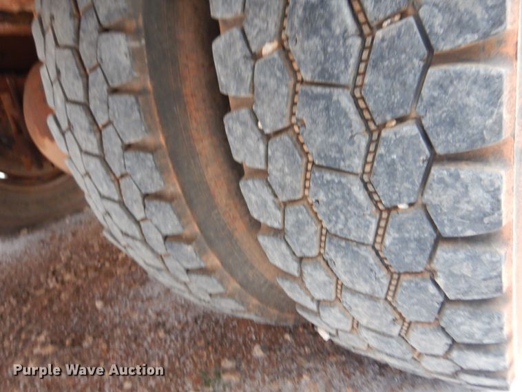 image for item DK4288 2006 International 4400  bucket truck