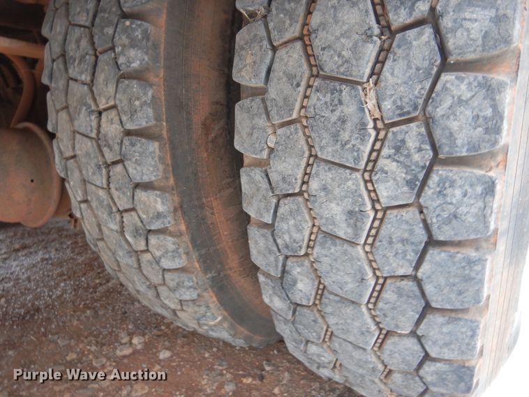 image for item DK4288 2006 International 4400  bucket truck