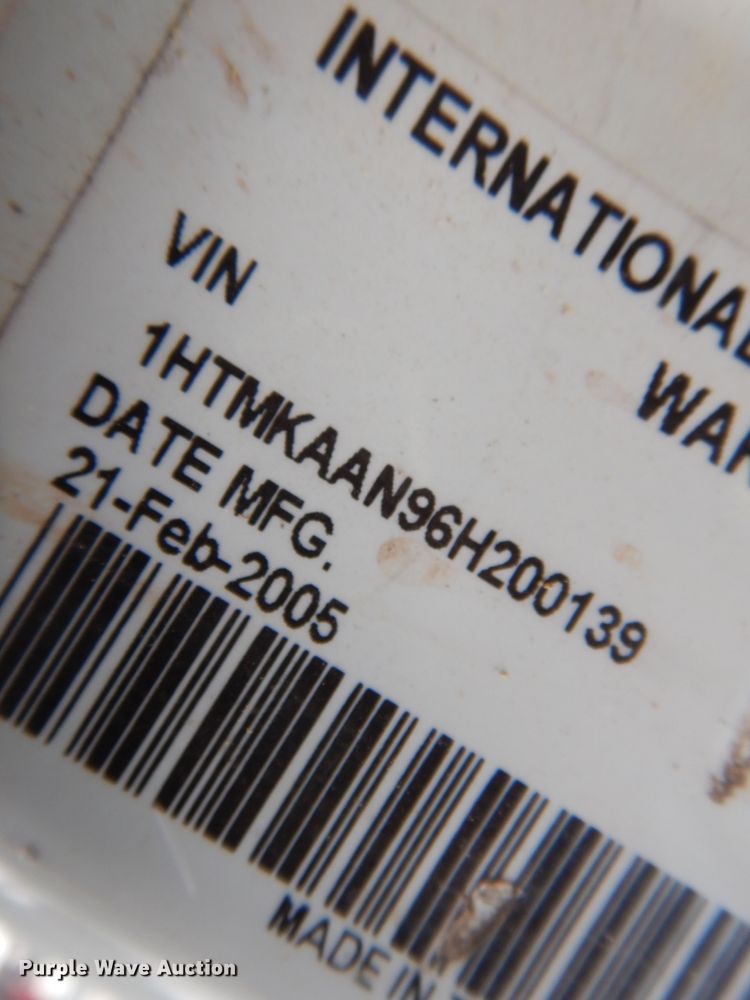 image for item DK4288 2006 International 4400  bucket truck