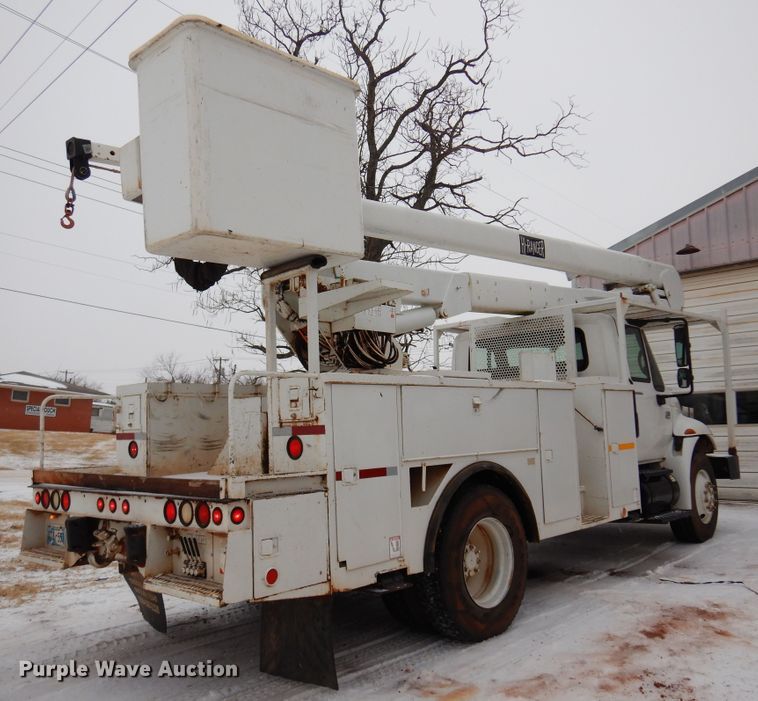 image for item DK4289 2006 International 4300  bucket truck