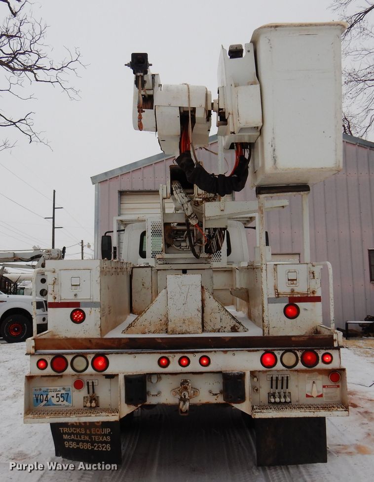 image for item DK4289 2006 International 4300  bucket truck