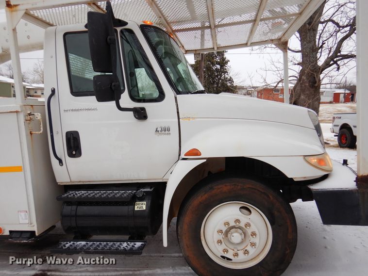 image for item DK4289 2006 International 4300  bucket truck