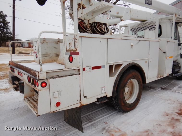 image for item DK4289 2006 International 4300  bucket truck