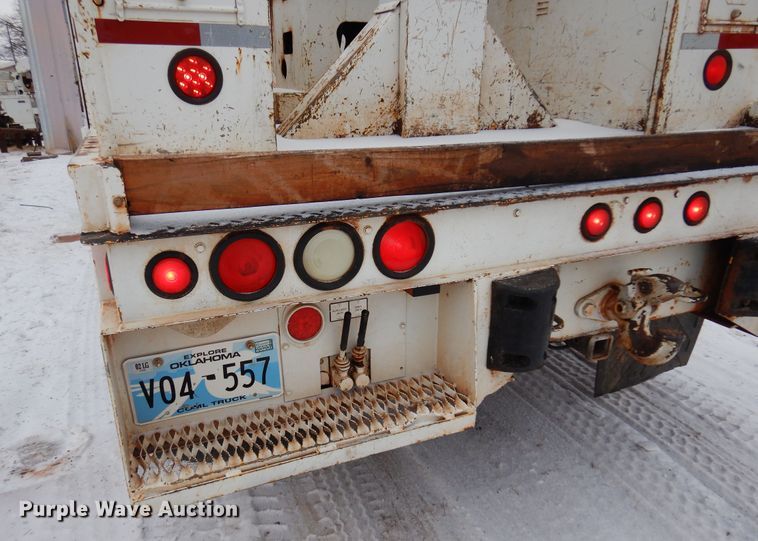 image for item DK4289 2006 International 4300  bucket truck