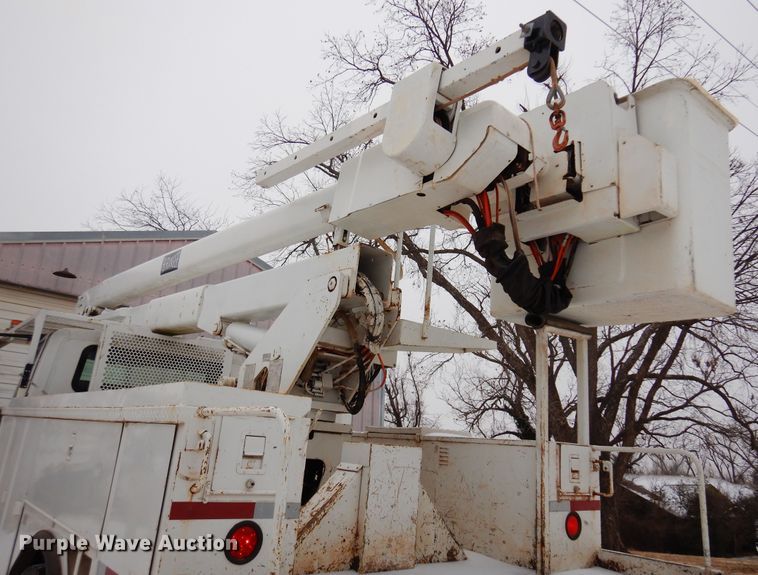 image for item DK4289 2006 International 4300  bucket truck