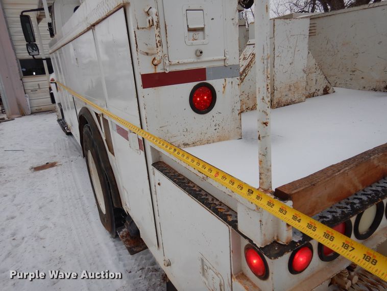 image for item DK4289 2006 International 4300  bucket truck