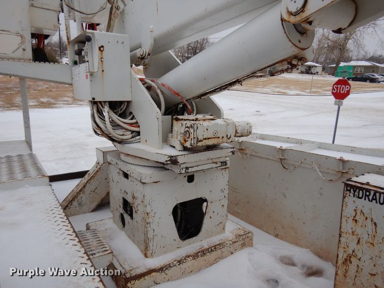 image for item DK4289 2006 International 4300  bucket truck