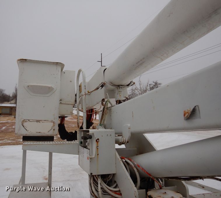 image for item DK4289 2006 International 4300  bucket truck