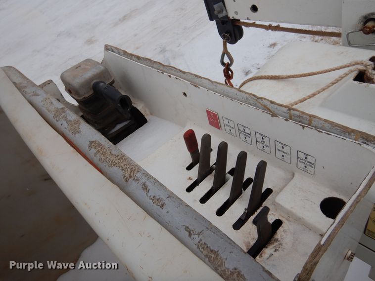 image for item DK4289 2006 International 4300  bucket truck