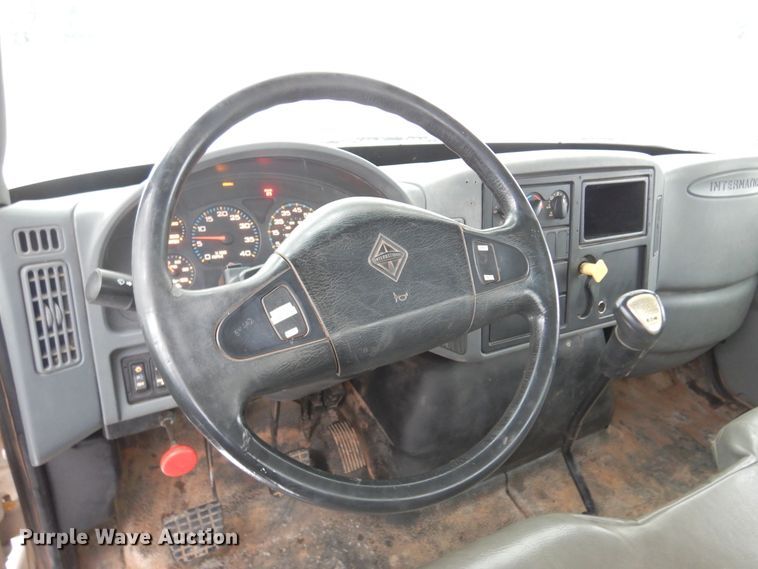 image for item DK4289 2006 International 4300  bucket truck