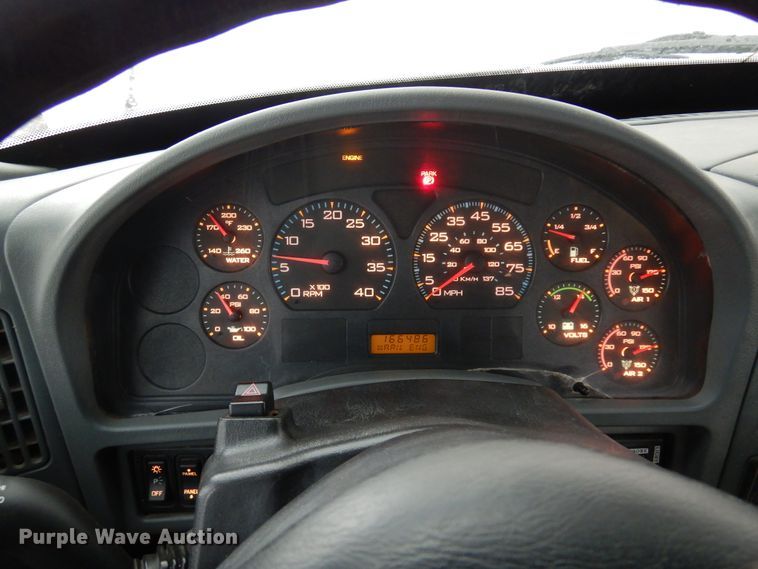 image for item DK4289 2006 International 4300  bucket truck