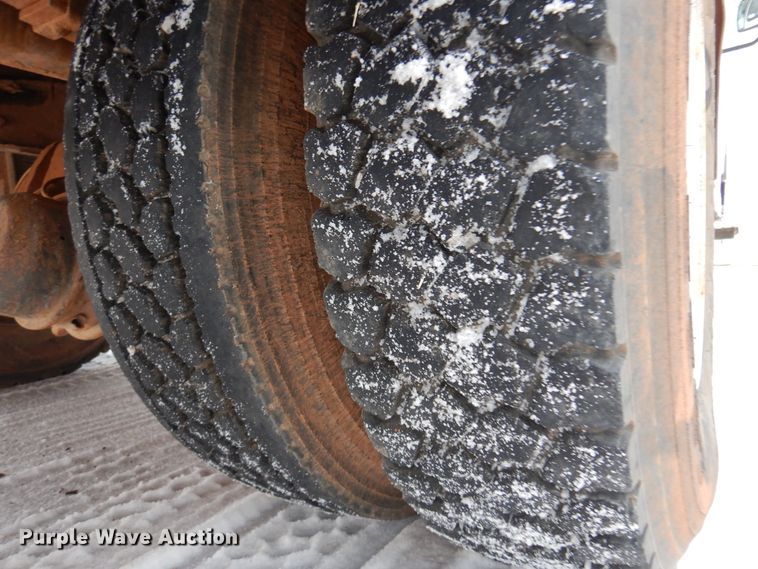 image for item DK4289 2006 International 4300  bucket truck