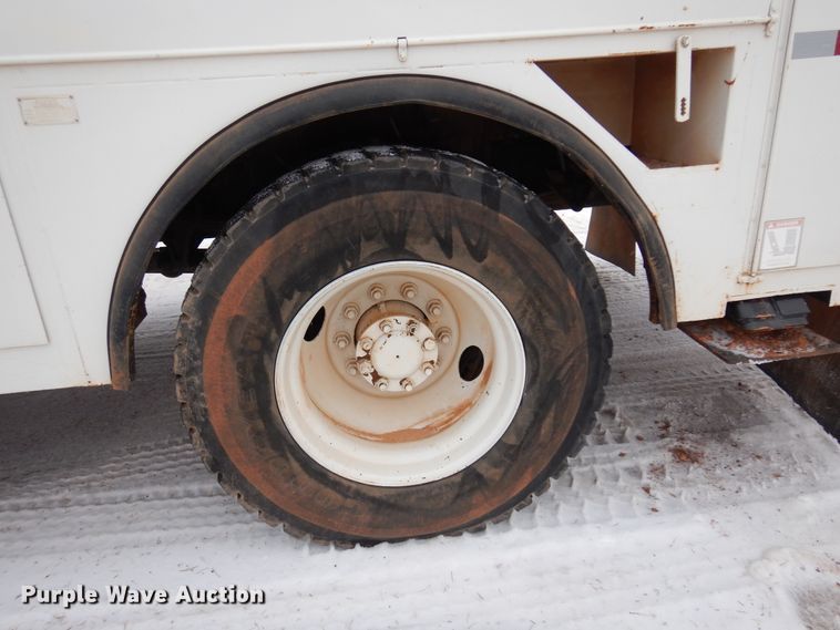 image for item DK4289 2006 International 4300  bucket truck