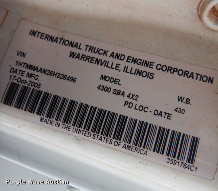 image for item DK4289 2006 International 4300  bucket truck