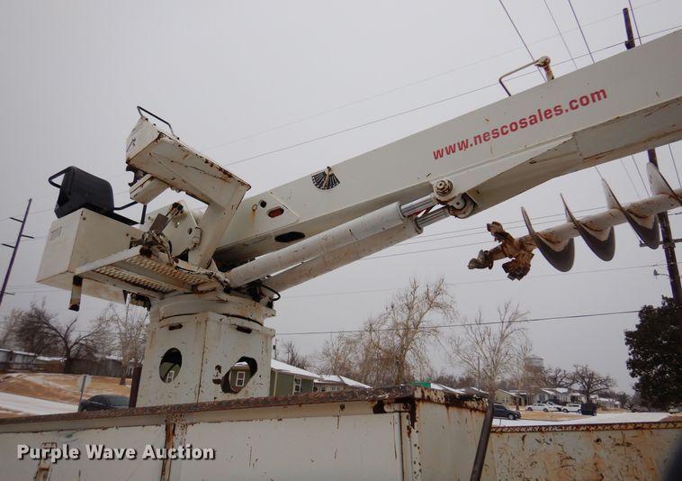 image for item DK4290 2006 International 7300  digger derrick truck