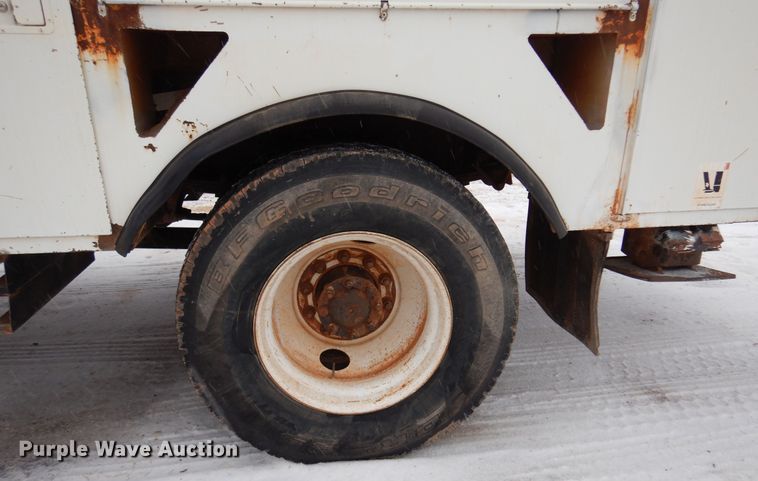 image for item DK4290 2006 International 7300  digger derrick truck