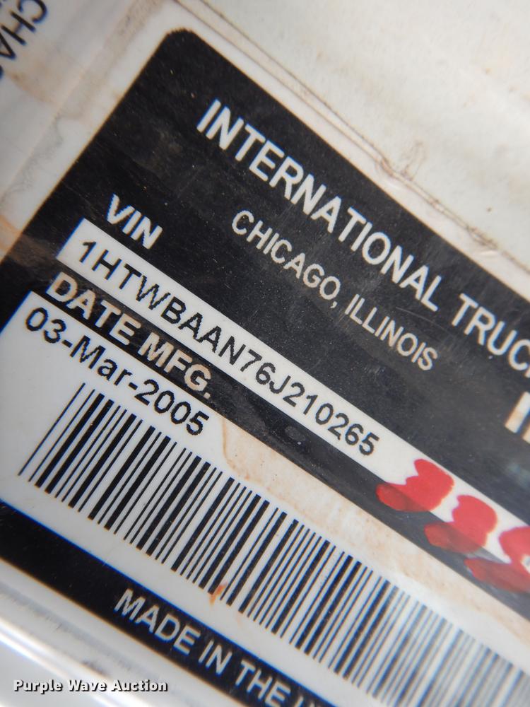 image for item DK4290 2006 International 7300  digger derrick truck