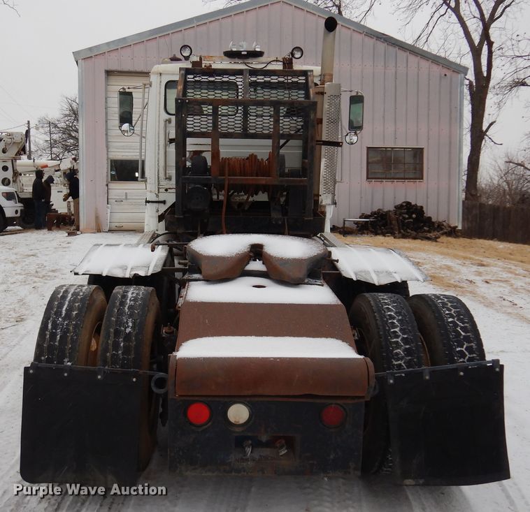 image for item DK4291 1994 Freightliner FLC112  winch truck