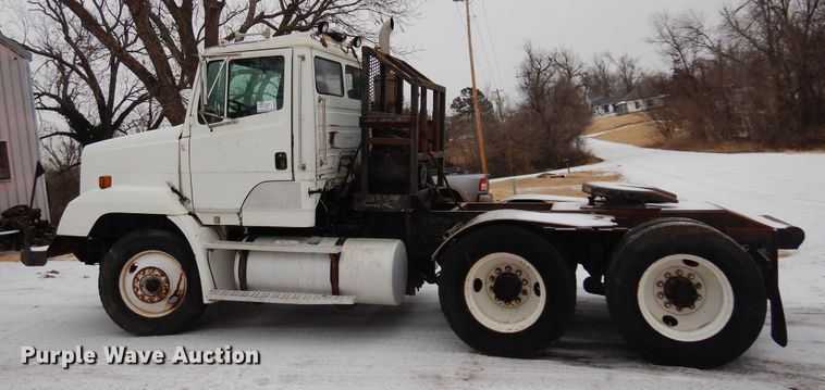 image for item DK4291 1994 Freightliner FLC112  winch truck