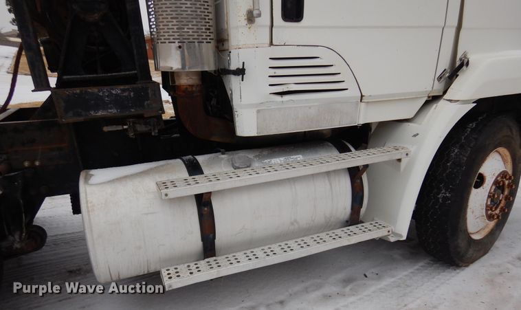 image for item DK4291 1994 Freightliner FLC112  winch truck