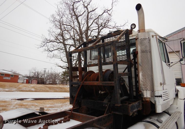 image for item DK4291 1994 Freightliner FLC112  winch truck