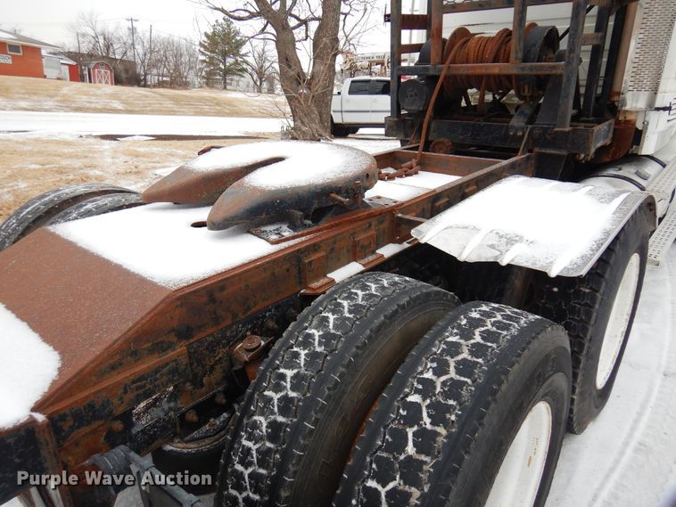 image for item DK4291 1994 Freightliner FLC112  winch truck