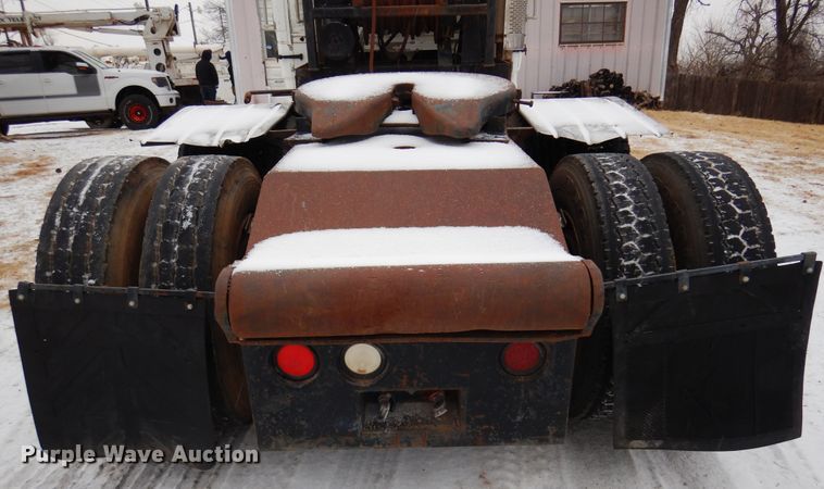 image for item DK4291 1994 Freightliner FLC112  winch truck