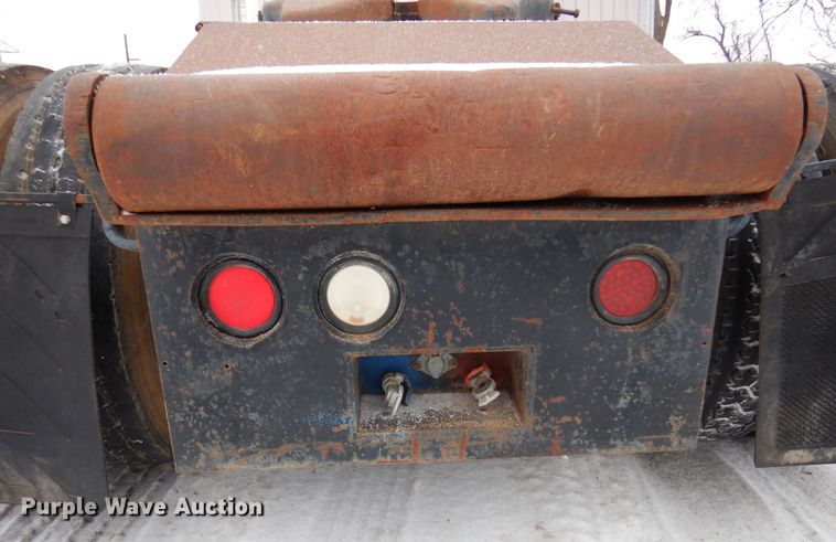 image for item DK4291 1994 Freightliner FLC112  winch truck