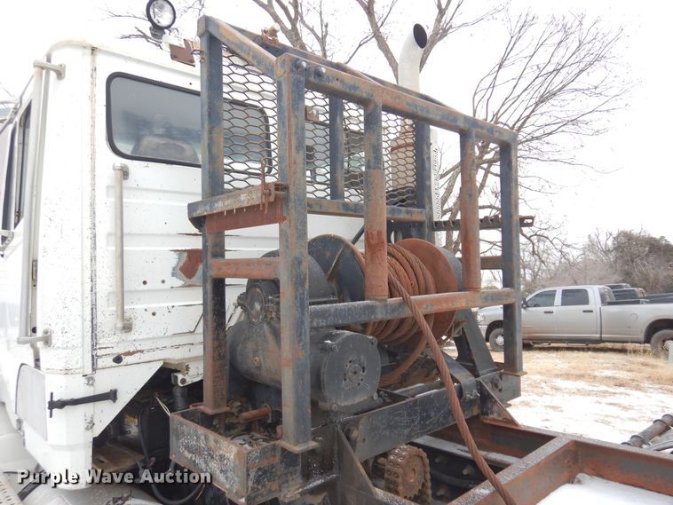 image for item DK4291 1994 Freightliner FLC112  winch truck