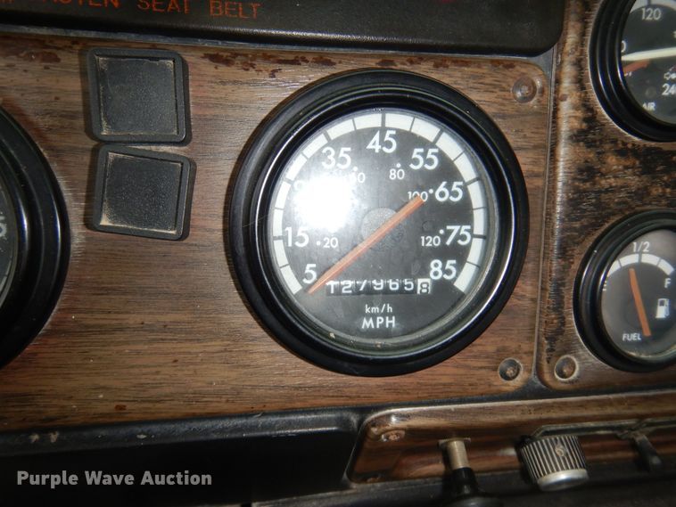 image for item DK4291 1994 Freightliner FLC112  winch truck