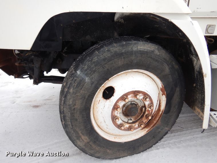 image for item DK4291 1994 Freightliner FLC112  winch truck