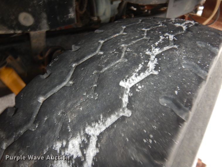 image for item DK4291 1994 Freightliner FLC112  winch truck